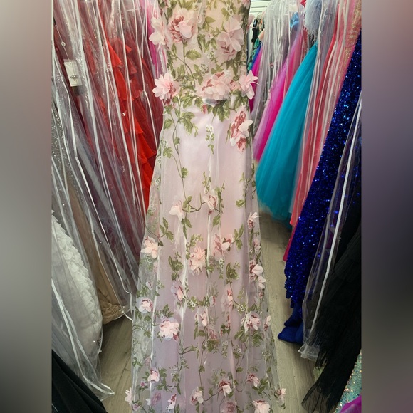 Blush Pink Floral Appliqué Prom Dress - Picture 3 of 7